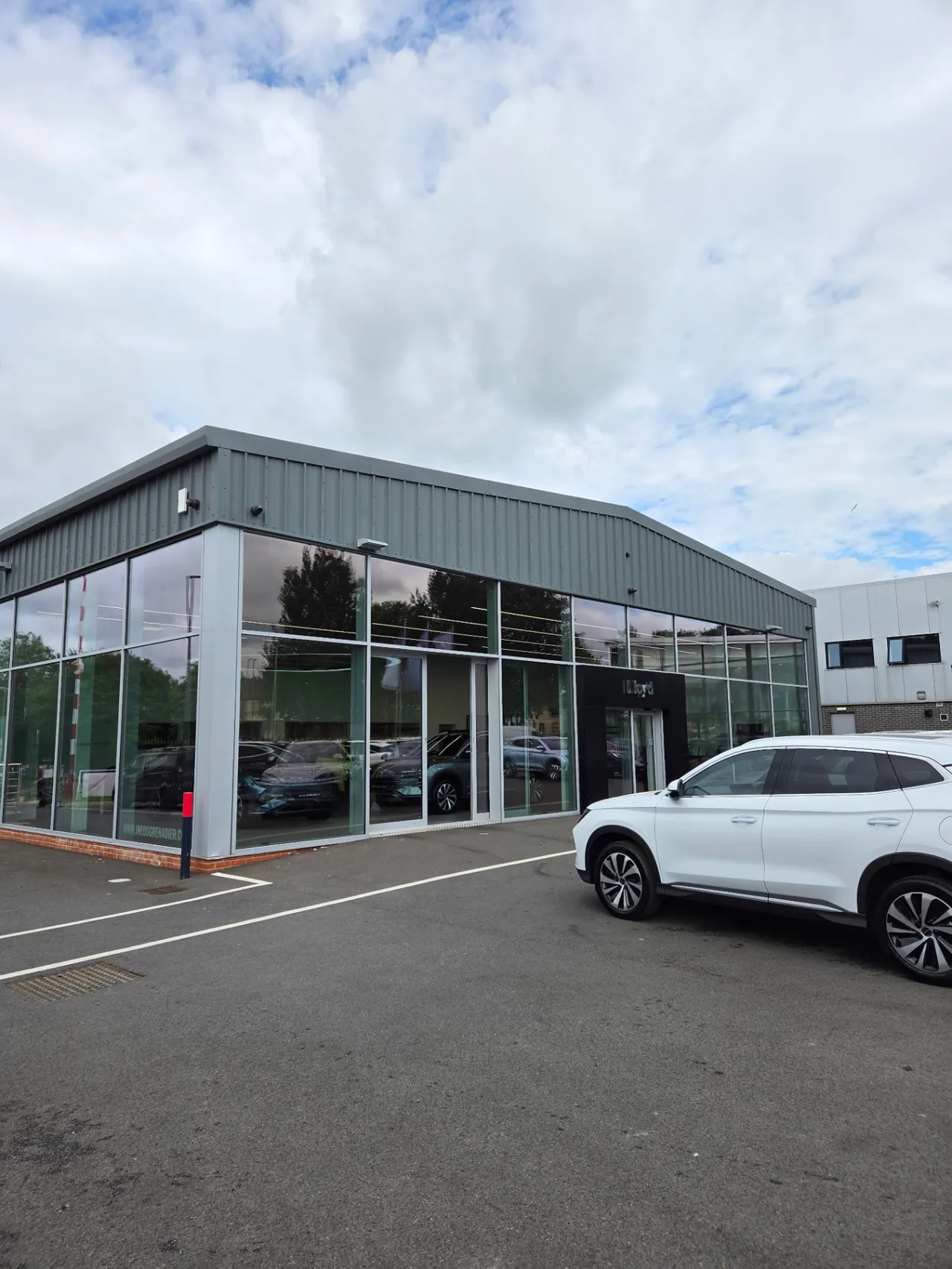 Completed Lloyd/INEOS showroom in Newcastle with RAL 7005 mouse grey cladding